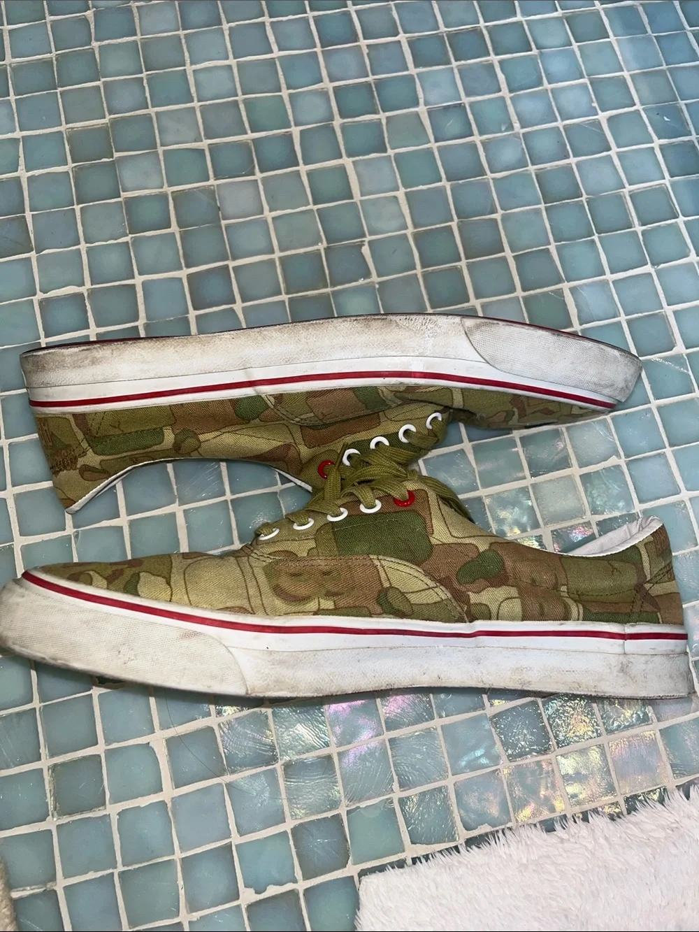 Bathing Ape (BAPE) 